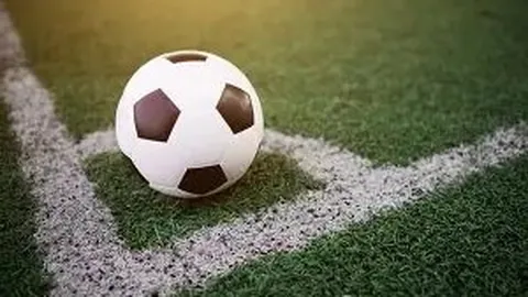 “曼联前主帅预测：安东尼恐离队，回归或面临新挑战”